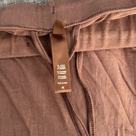 Skims Sleep Pants - Picture 3 of 3